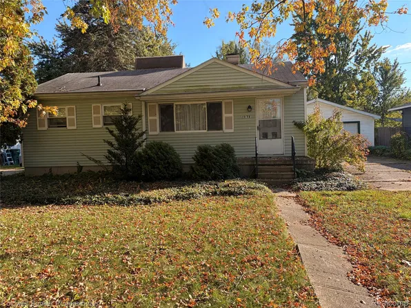 1273 W Oregon St, Lapeer, MI 48446