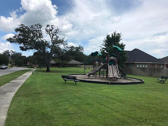 4th image of 306 Waterford Dr