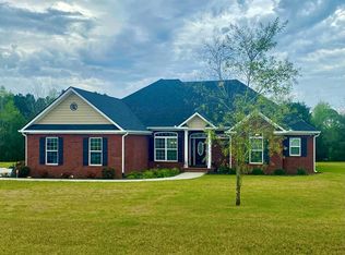 186 Hayden Ln, Jesup, GA 31545