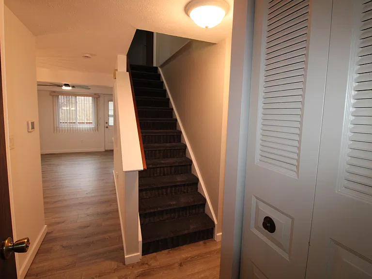 148 Ligonier Ln — Photo 3