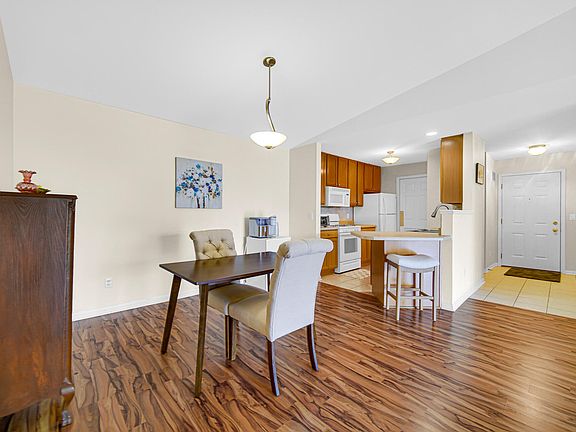 5th image of 9810 Wildwood Cir Unit 2-C