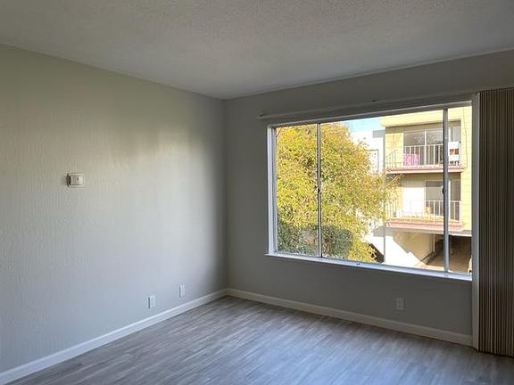 3rd image of 262 22nd Ave APT 6