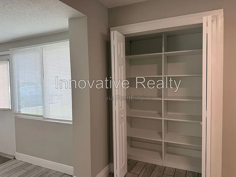 144 N Park Ave — Photo 10