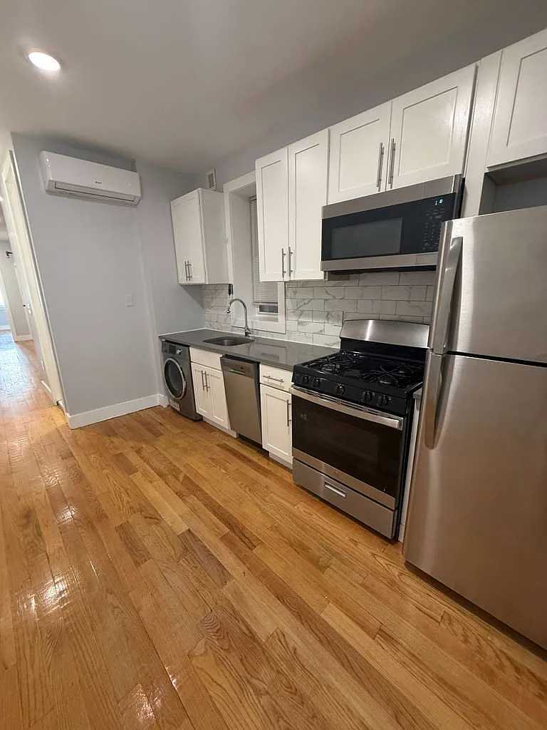 Building Photo - 407 61st St #1A