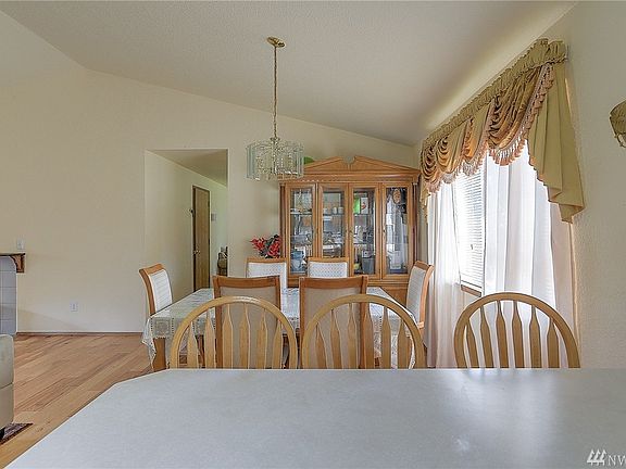 5th image of 1324 Scarlet Oak Dr SE