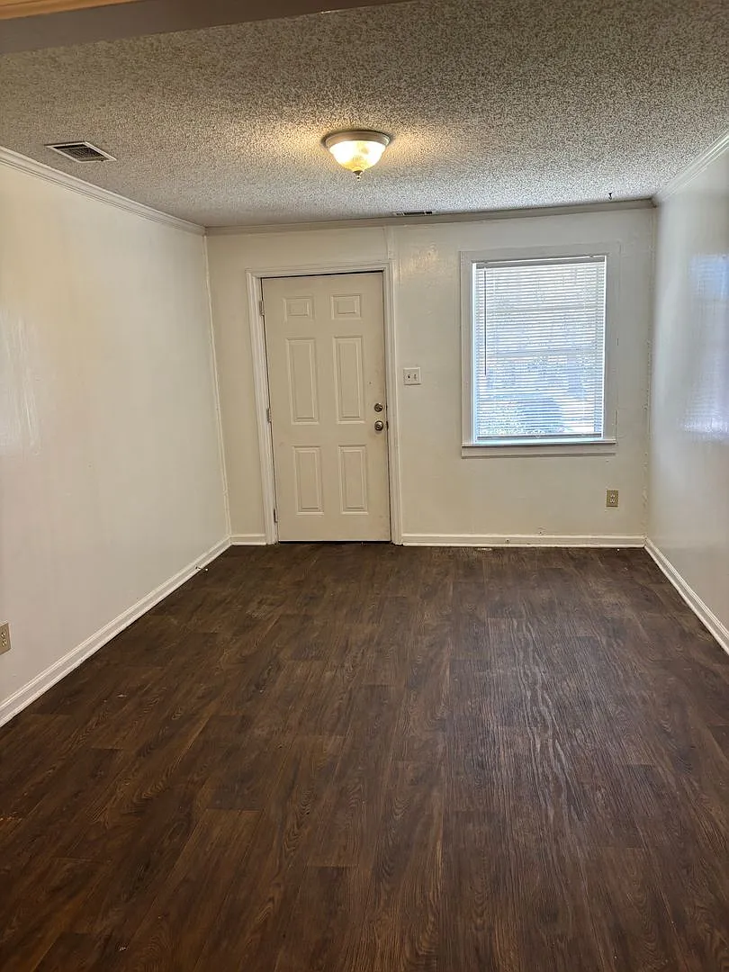 2 Bedroom Duplex For Lease — Photo 4