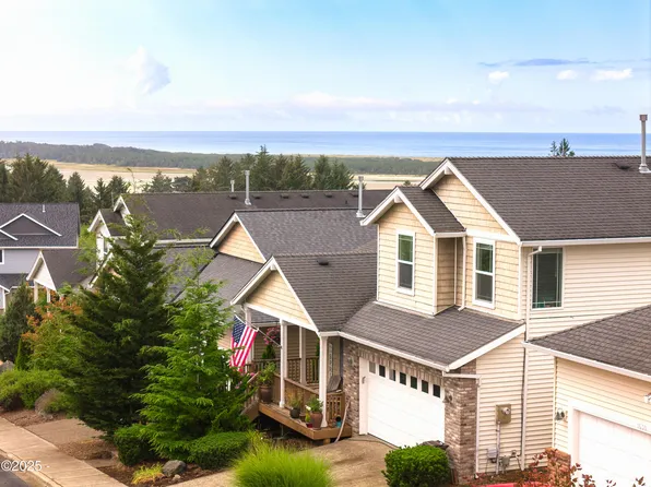 1640 Sundown Dr, Tillamook, OR 97141
