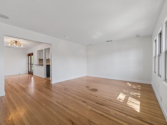 4th image of 5438 Gilbert Dr #A