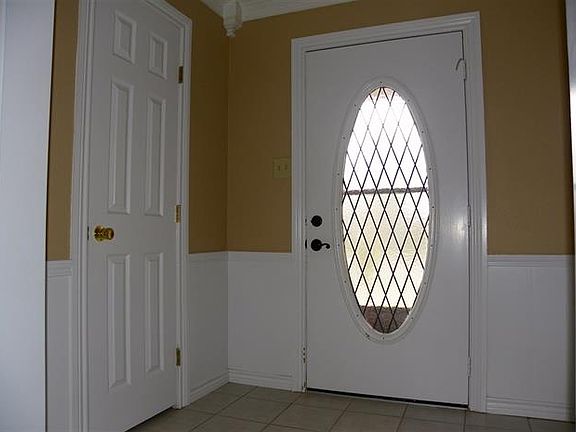 2nd image of 308 Laverne St