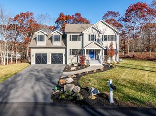 28 Lyne Rd, Tiverton, RI 02878