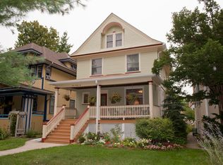 326 N Ridgeland Ave, Oak Park, IL 60302