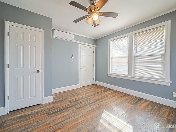 4th image of 9 Rolfe Ave