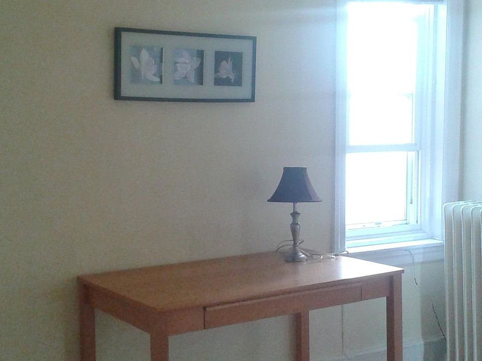 2nd image of 4537 Sansom St #3