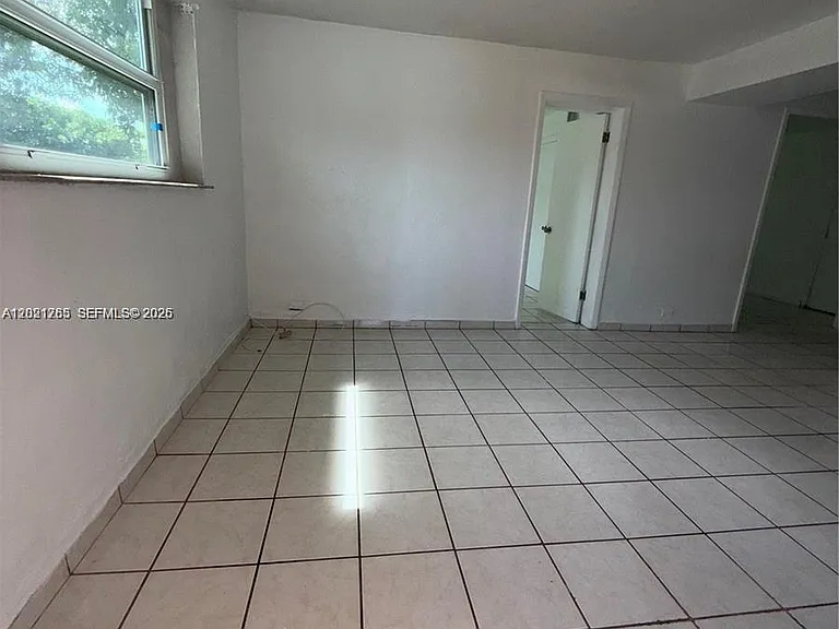 1545 NE 128th St — Photo 4