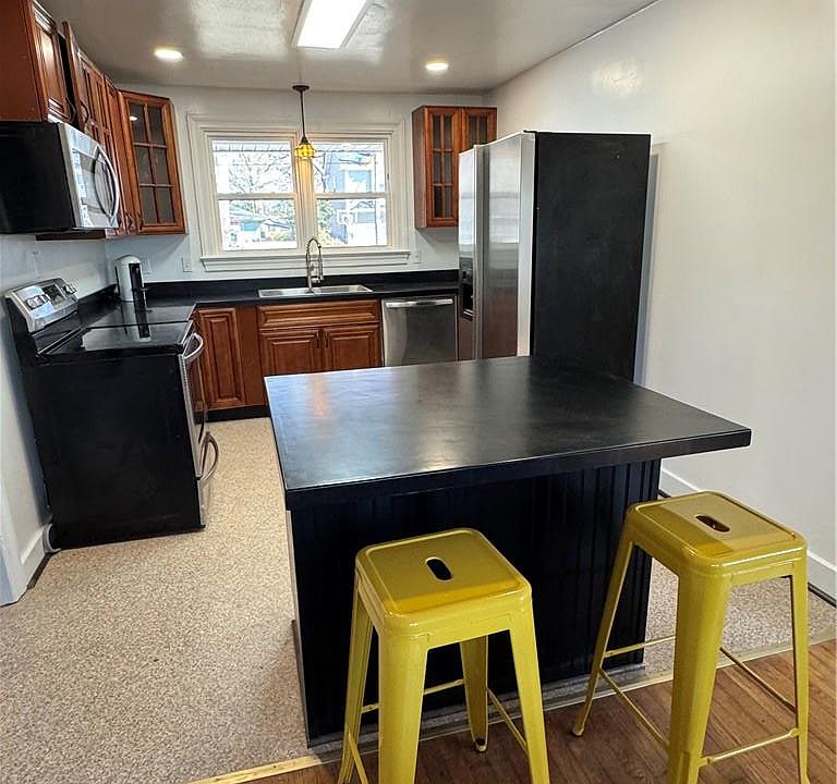 1st image of 7941 Merritt St