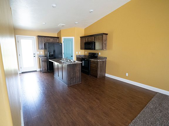 Kitchen-open floor plan 