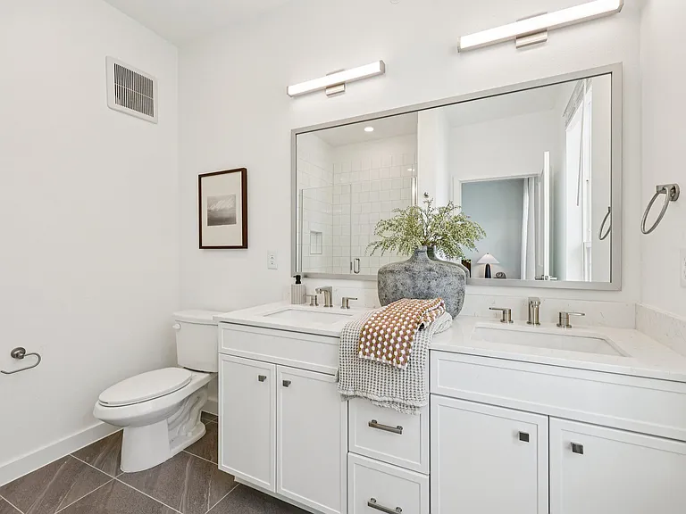 Crestview Townhomes — Photo 9
