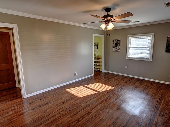 5th image of 1026 Marcellus Dr
