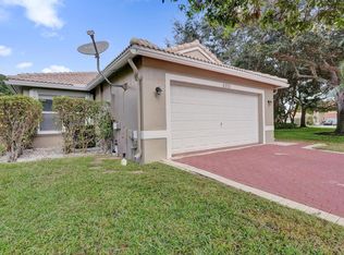 6305 Willoughby Cir, Lake Worth, FL 33463
