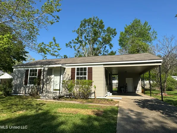 8 Oakwood Ln, Natchez, MS 39120