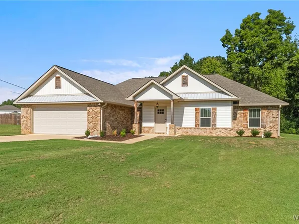 131 Poole Dr, Moundville, AL 35474