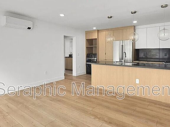 3rd image of 1554 Diamond St #9