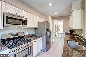 353 Barnfield Sq NE — Photo 17