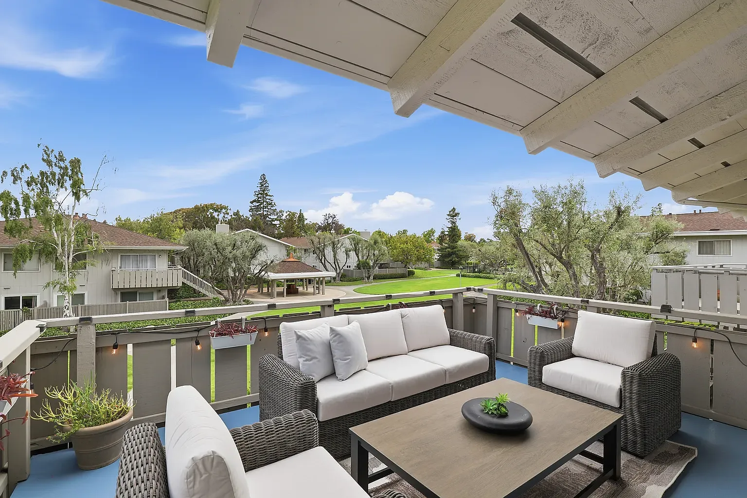 2 bed, 1200 sqft, $3,999 — Photo 1