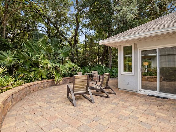 4th image of 1811 Village Ct