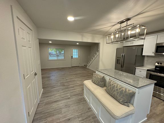 5th image of 952 N Hedberg Dr #952