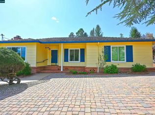 1061 Laurel Dr, Lafayette, CA 94549