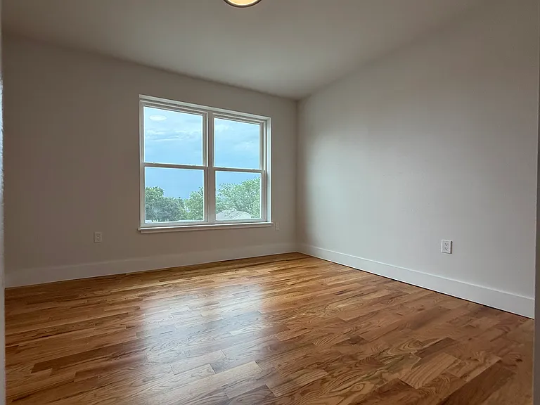 160 Main St #1 — Photo 30