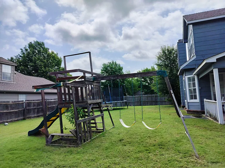 3100 W Norman Cir — Photo 2