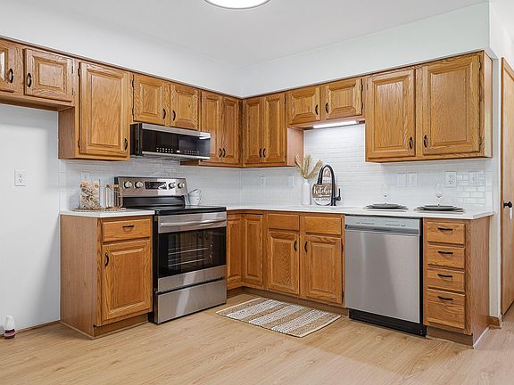 5th image of 5052 Green Meadow Rd