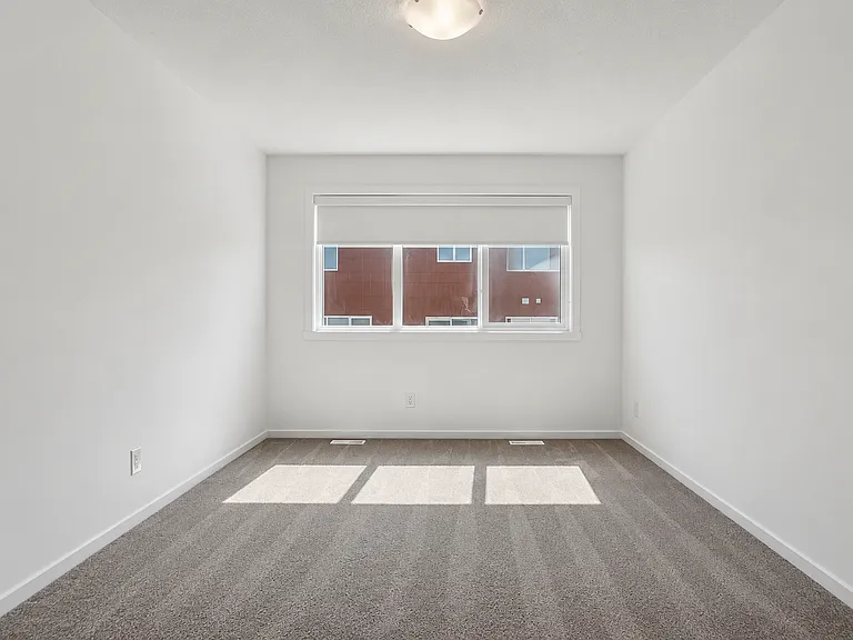 25 Yorkstone Row SW #UPPER — Photo 22