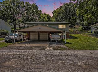 502 Dundee Rd, Smithville, MO 64089