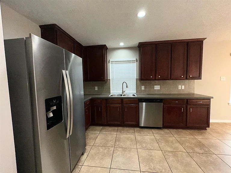 3715 Humble Dr — Photo 9