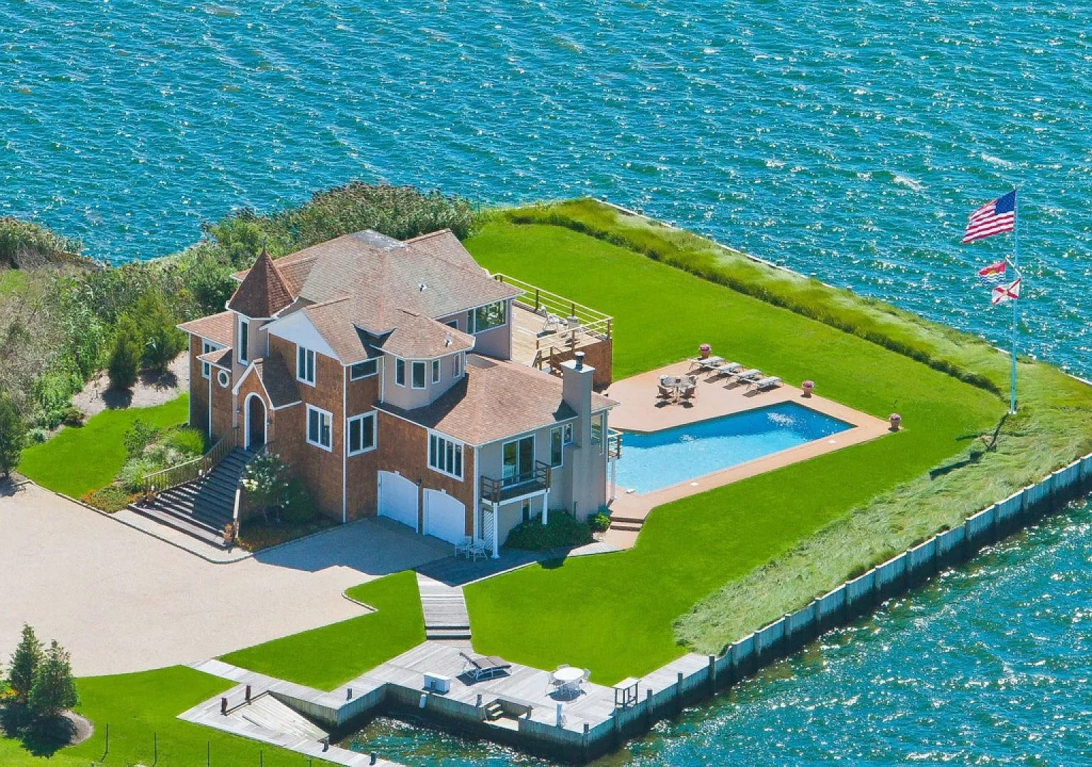Waterfront Home, Heated Pool, Amazing Views — Photo 1