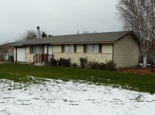 219 Blossom Dr, Moxee, WA 98936