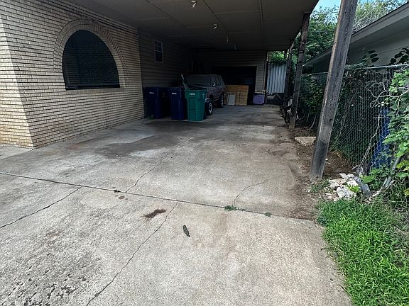 4th image of 2919 North Pl