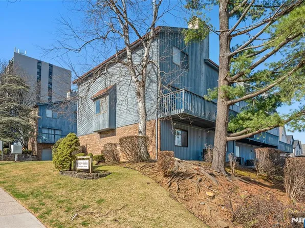 114 Pennington Ave #20, Passaic, NJ 07055