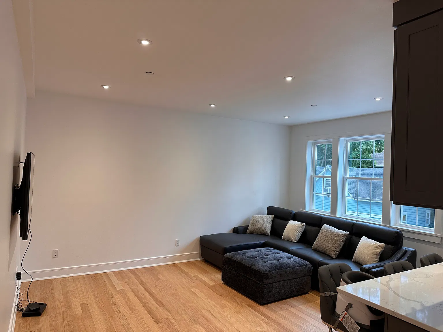 3 bed, 2.5 bath, 1980 sqft, $4,900 — Photo 4