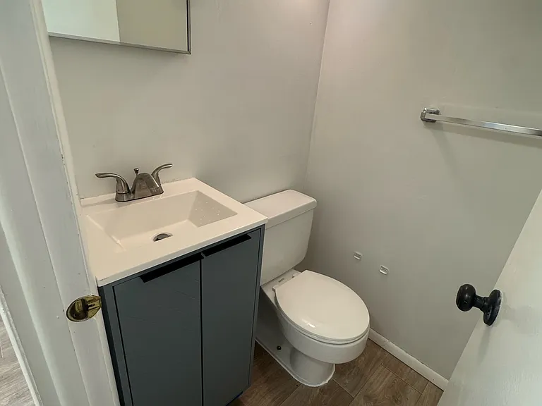 605 Tollis Pkwy — Photo 9