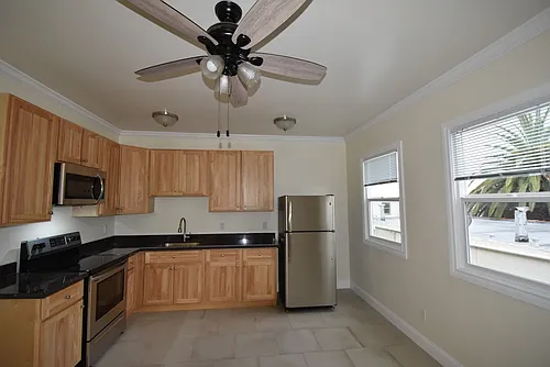 Los Robles Apartments Photo 1