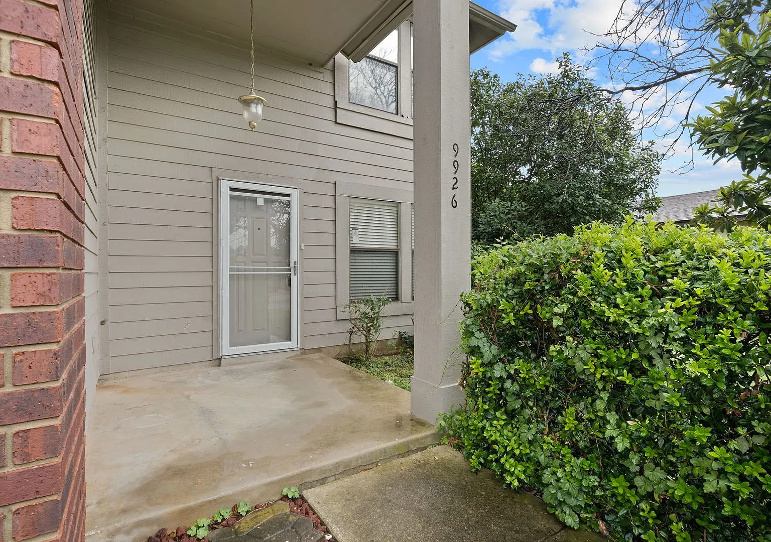 3-bedroom, 2.5 bathroom located in Northwest Crossing Subdivision — Photo 4