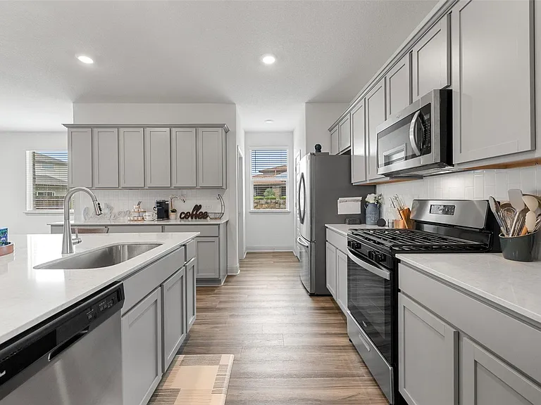 16401 Coratina Dr — Photo 15