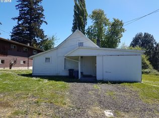 757 E 12th St, Coquille, OR 97423