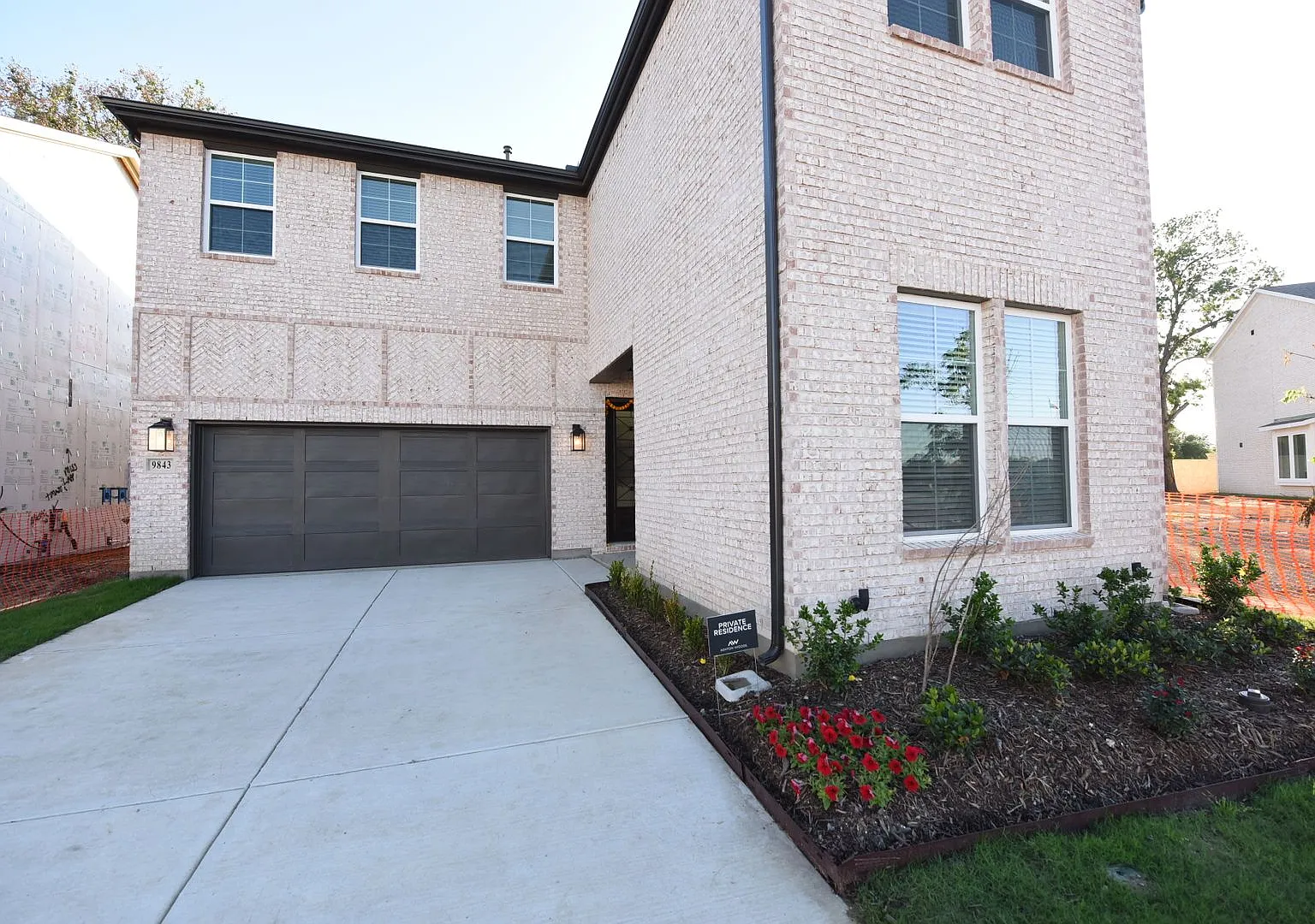 New Valley Ranch Home in Legends Crossing! — Photo 2