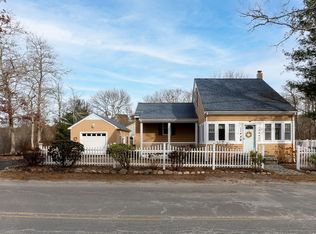 14 Briarwood Dr, Wareham, MA 02571