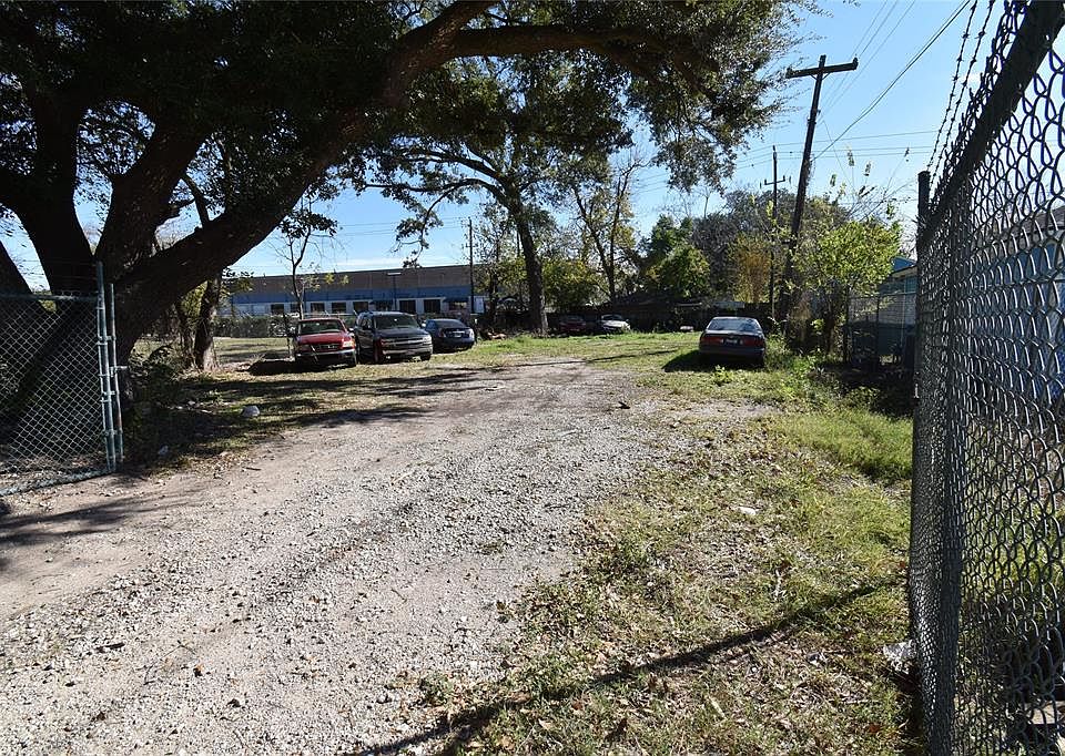 1st image of 2334 Harwood Dr